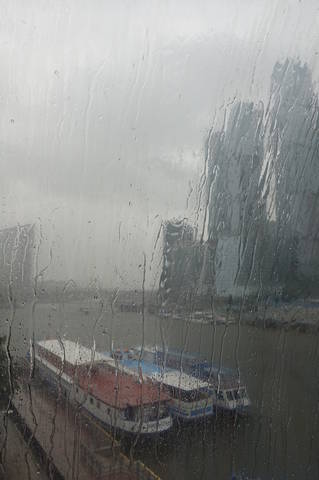 Москва-Сити, дождь