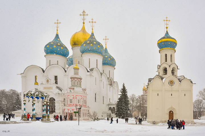 Снегопад в Сергиевой Лавре
