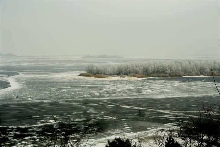 Синий лёд