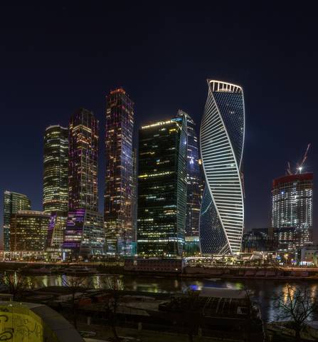 Москва-Сити со стороны наб.Шевченко