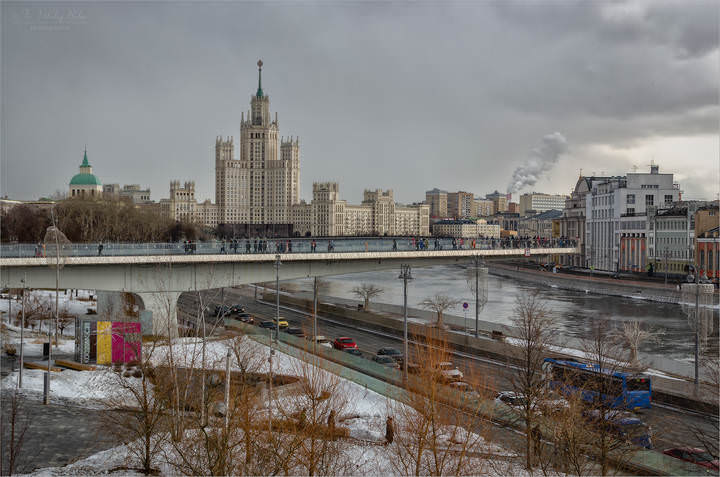Висячий мост в Зарядье