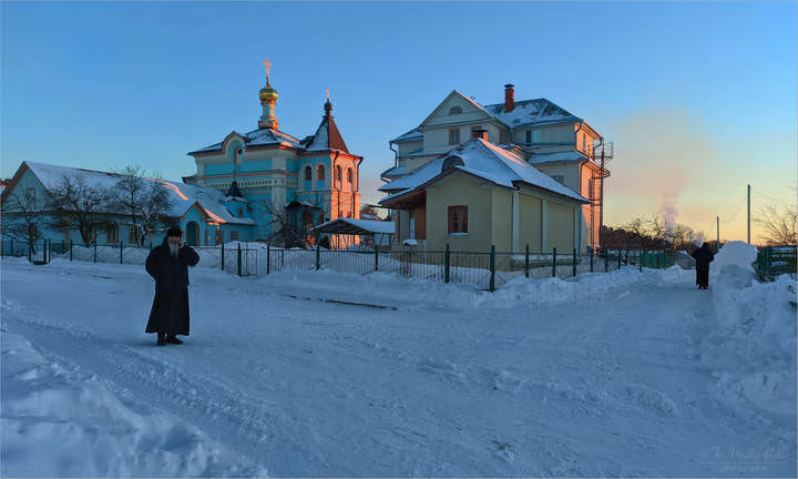 Храм иконы Божией Матери Спорительница хлебов на закате