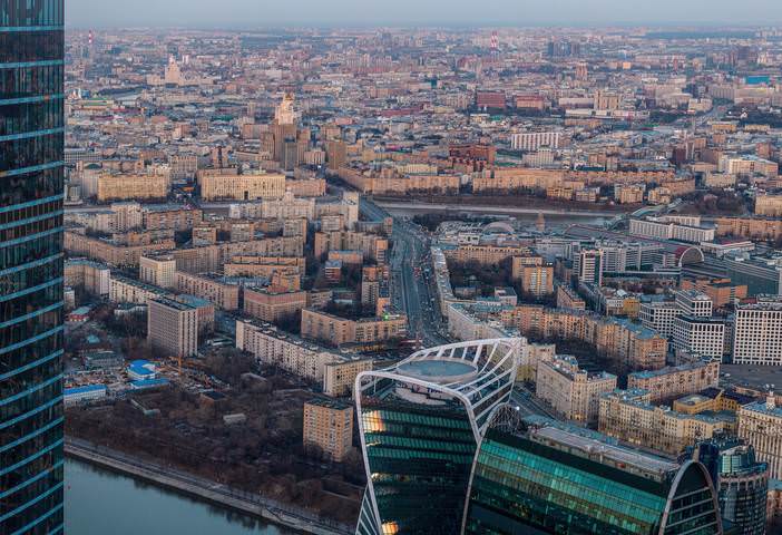 Москва вертикальное фото