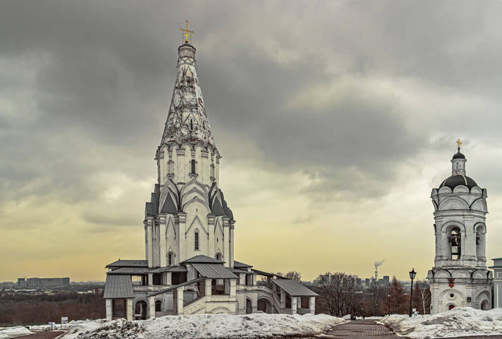 Хмурый день в Коломенском.