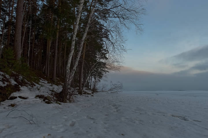 -Хмурое утро...