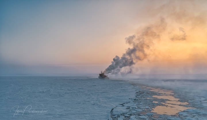 На просторах Арктики