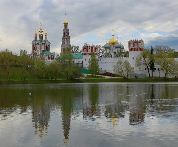  май, вечер, Храма отраженье ...