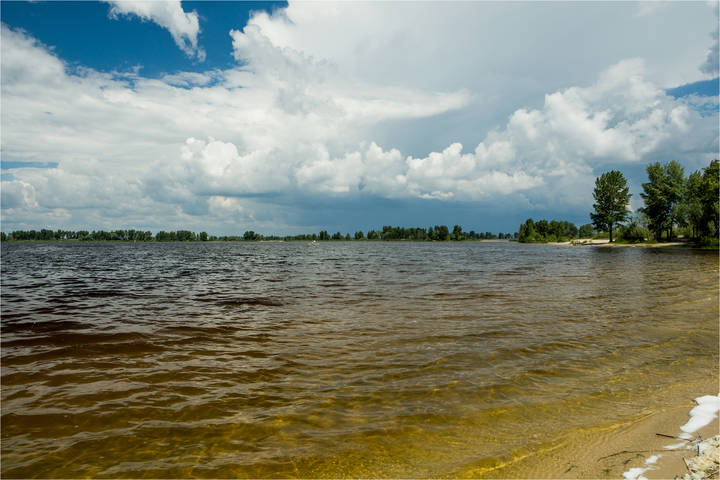 Прибрежье Днепра с его островами