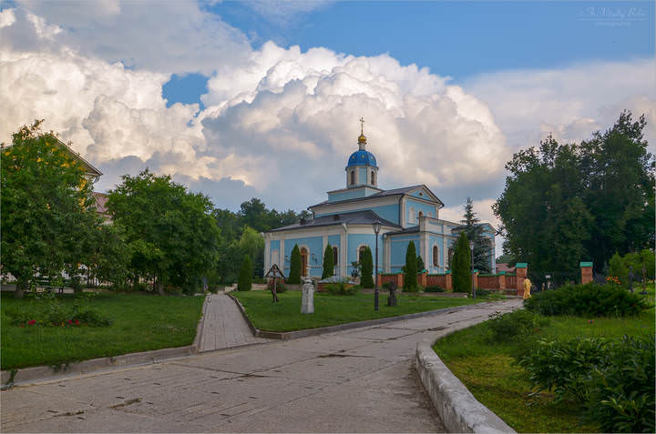 Под кучевыми облаками