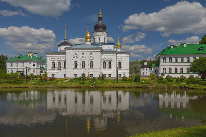 Лето в монастыре...