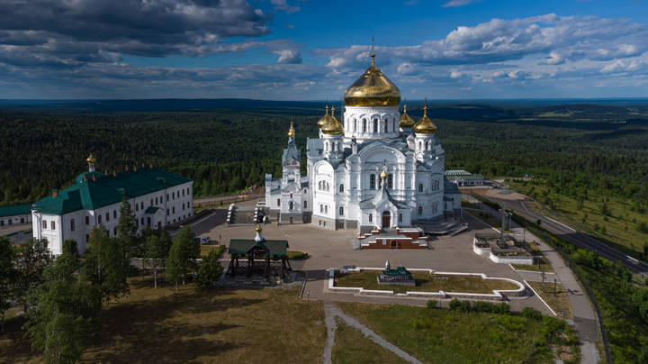 Белогорский Свято-Николаевский миссионерский мужской монастырь