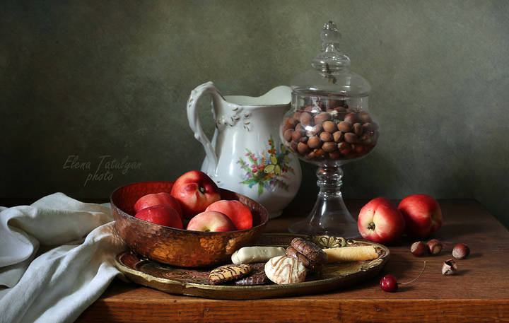С нектаринами и печеньем
