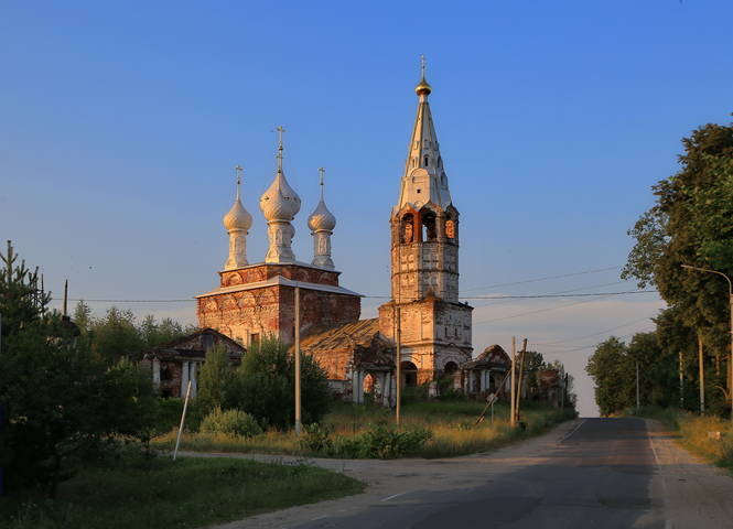  Село рассвет встречает ...