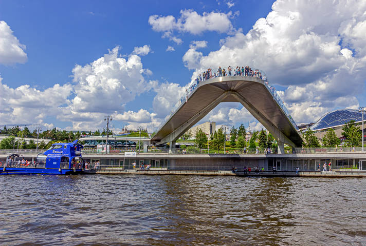 На мосту и под мостом...