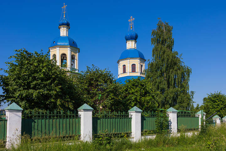 Храм Петра и Павла в Ясеневе.