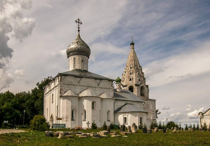 Переславль-Залесский. Собор Троицы Живоначальной в Троицком Данилове монастыре.