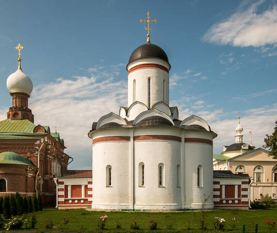 Никольский собор в Николо-Пешношском монастыре.
