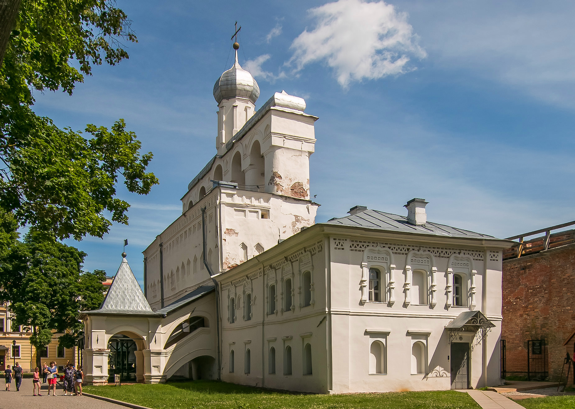 Звонница Софийского собора Новгородского кремля.