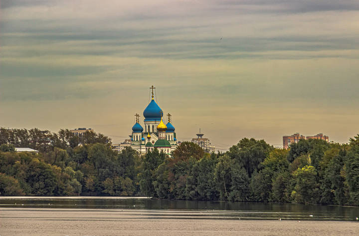 Коломенское, виды по Москве реке...