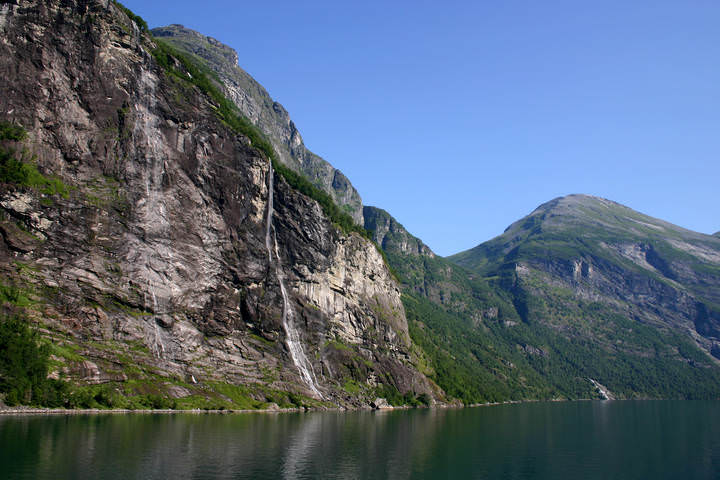 В фьорде