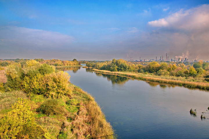 У Октябрьского моста