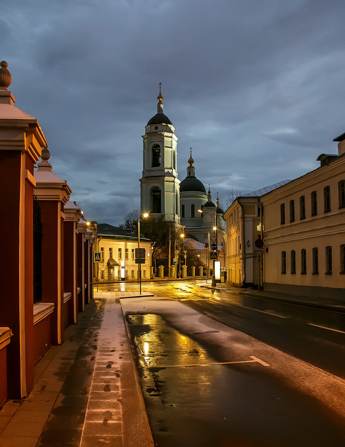 Вид на Церковь Сергия Радонежского в Рогожской слободе.