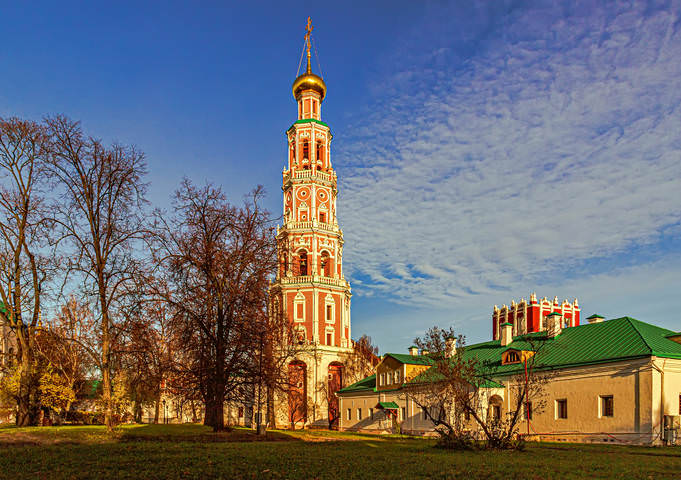 Весной и осенью в Новодевичьем монастыре...