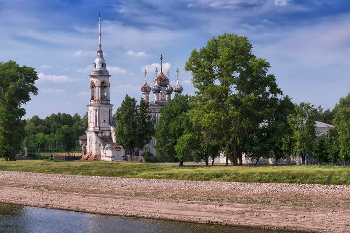 На берегу речки Вологды