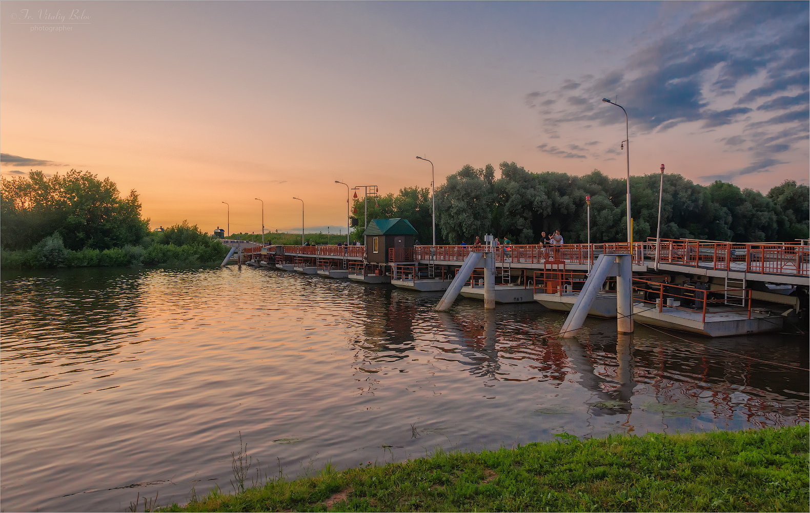 Понтонный мост через Москву реку в Коломне