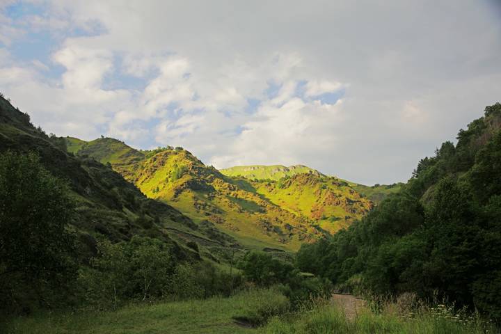 В горах вечереет