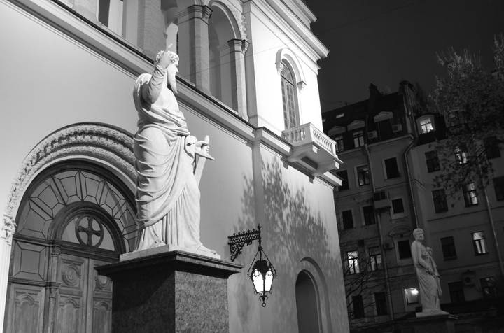 Ночная кирха в Петербурге