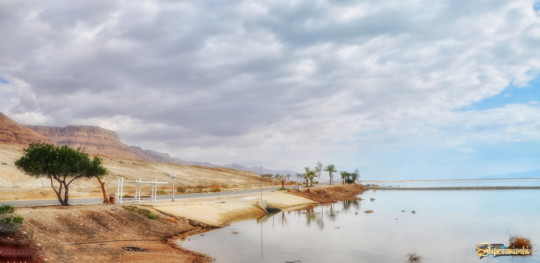 Дорога у Мертвого моря
