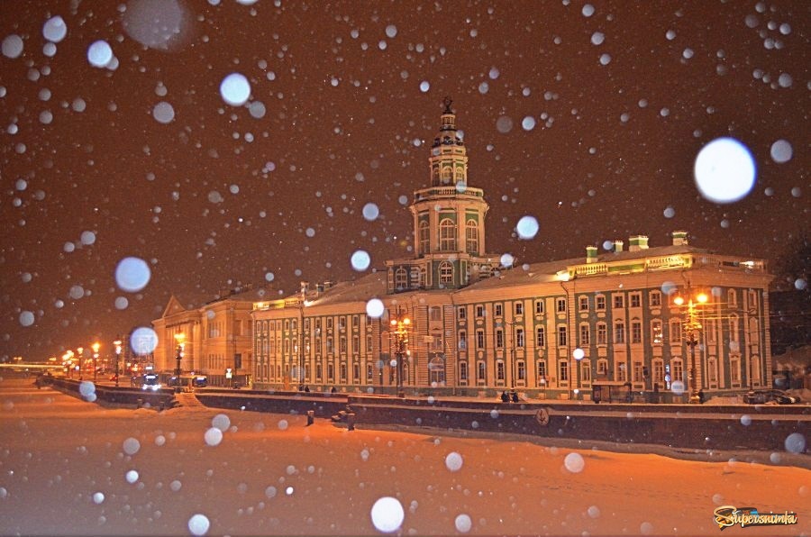 Зимняя ночь в Петербурге