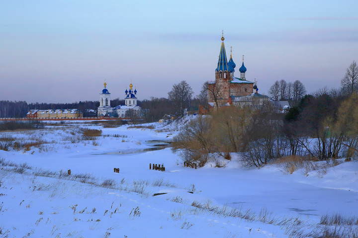 стоял морозный тихий вечер