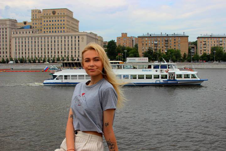 на берегу
