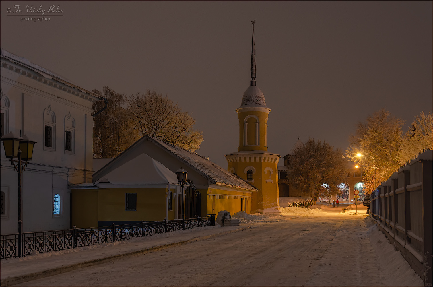 Коломна. У юго-западной башни Свято-Троицкого Ново-Голутвина монастыря