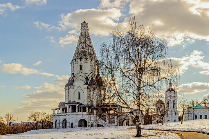 Коломенское, середина марта...