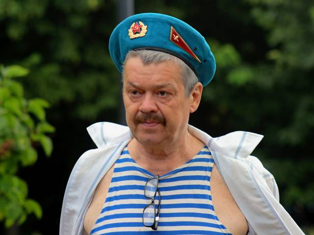 задумался