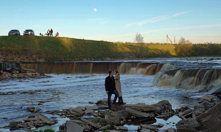 Тосненский водопад на машине