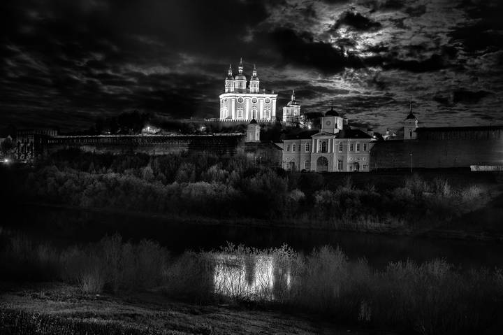 Смоленск ночью