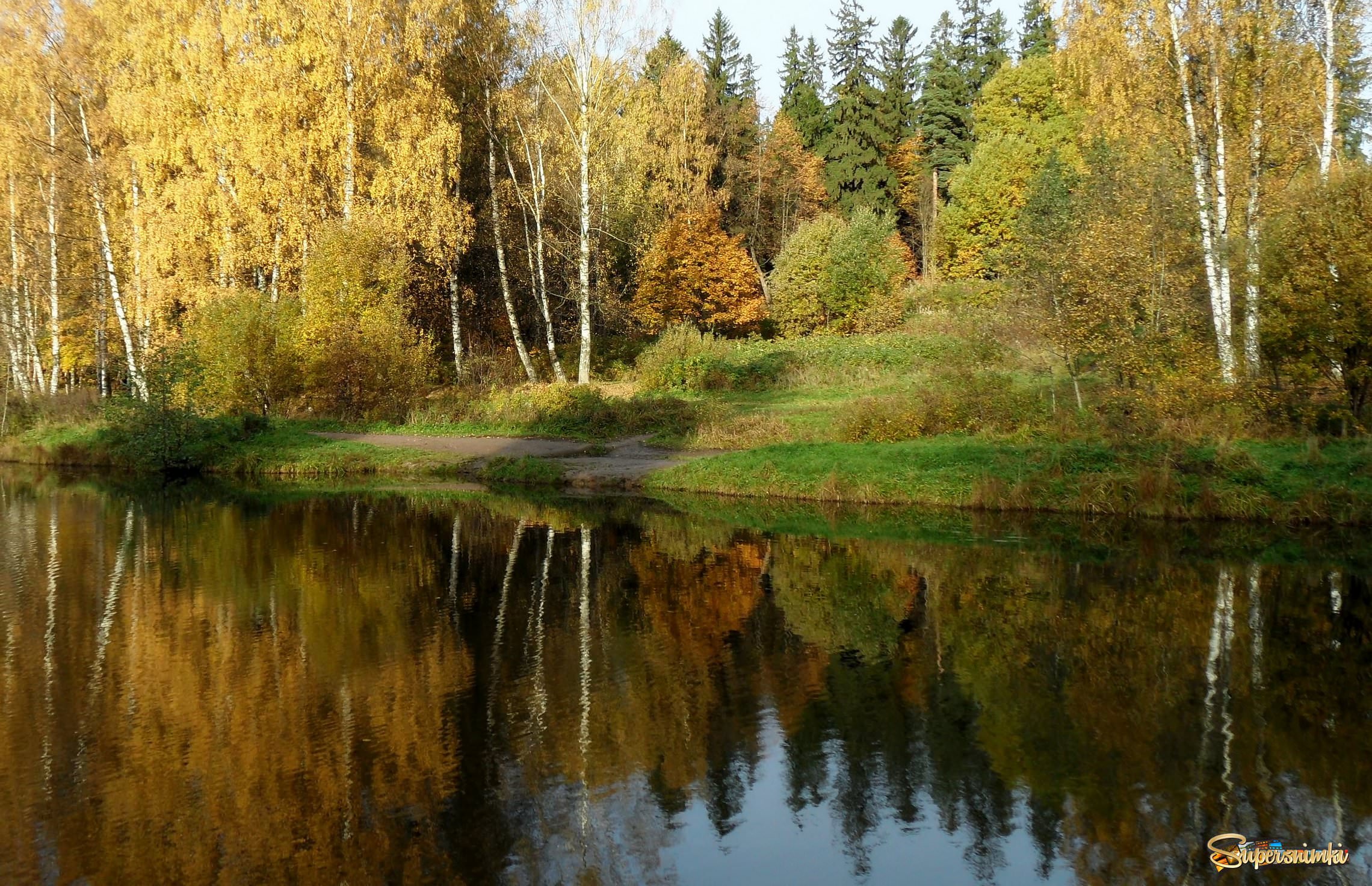 Осенний пруд...........