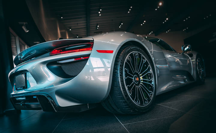 918
