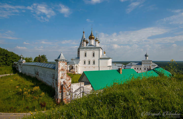 Гороховец. Вид на Свято-Троицкий Никольский мужской монастырь.