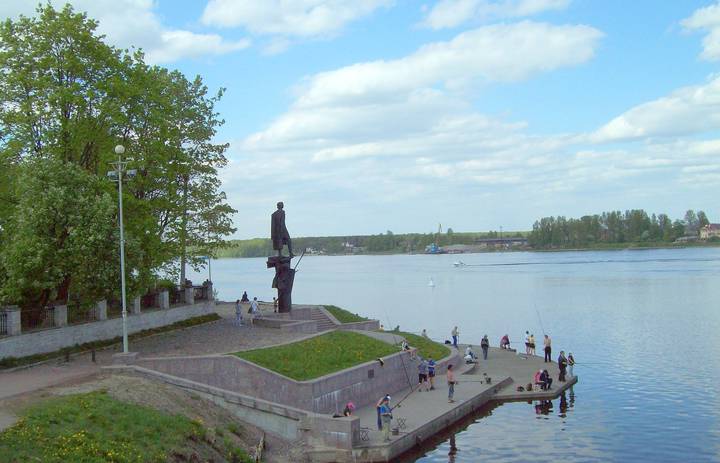 Нева в районе Усть-Ижоры