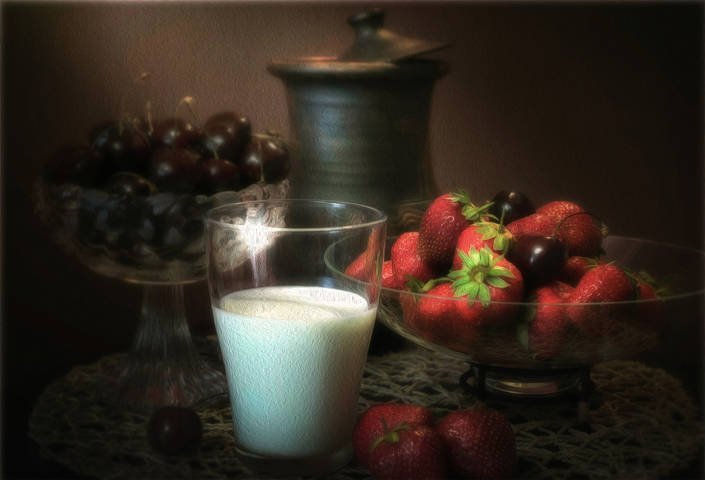 Клубника с молоком