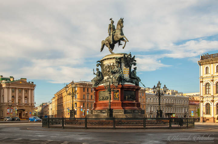 Памятник Николаю I.