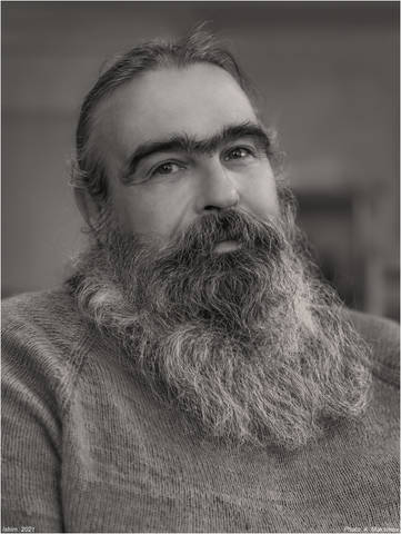 Дизайнер Сергей Кроо