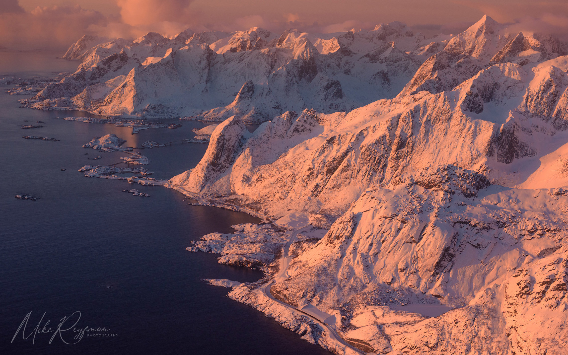 Colors of Arctic – Winter in the Lofoten Islands