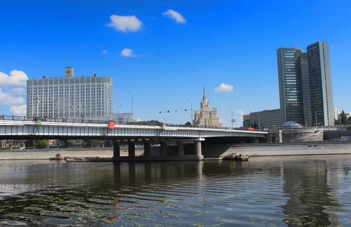 у Новоарбатского моста