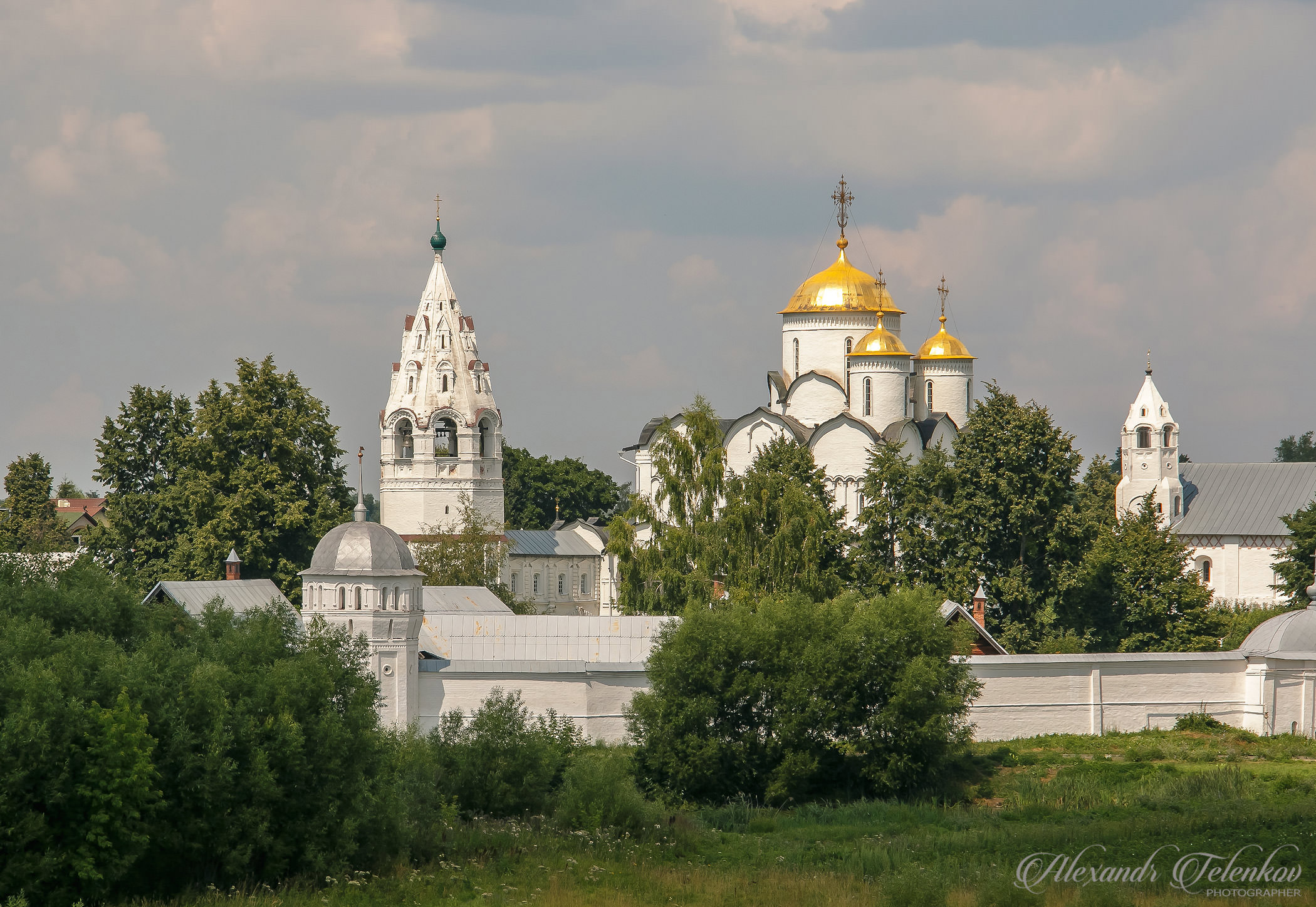 Свято- Покровский женский монастырь в Суздале.